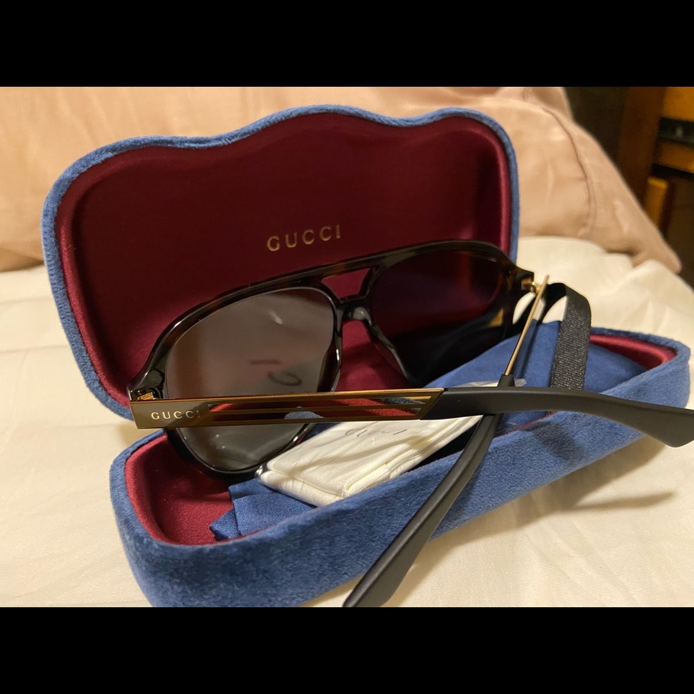 New authentic Gucci